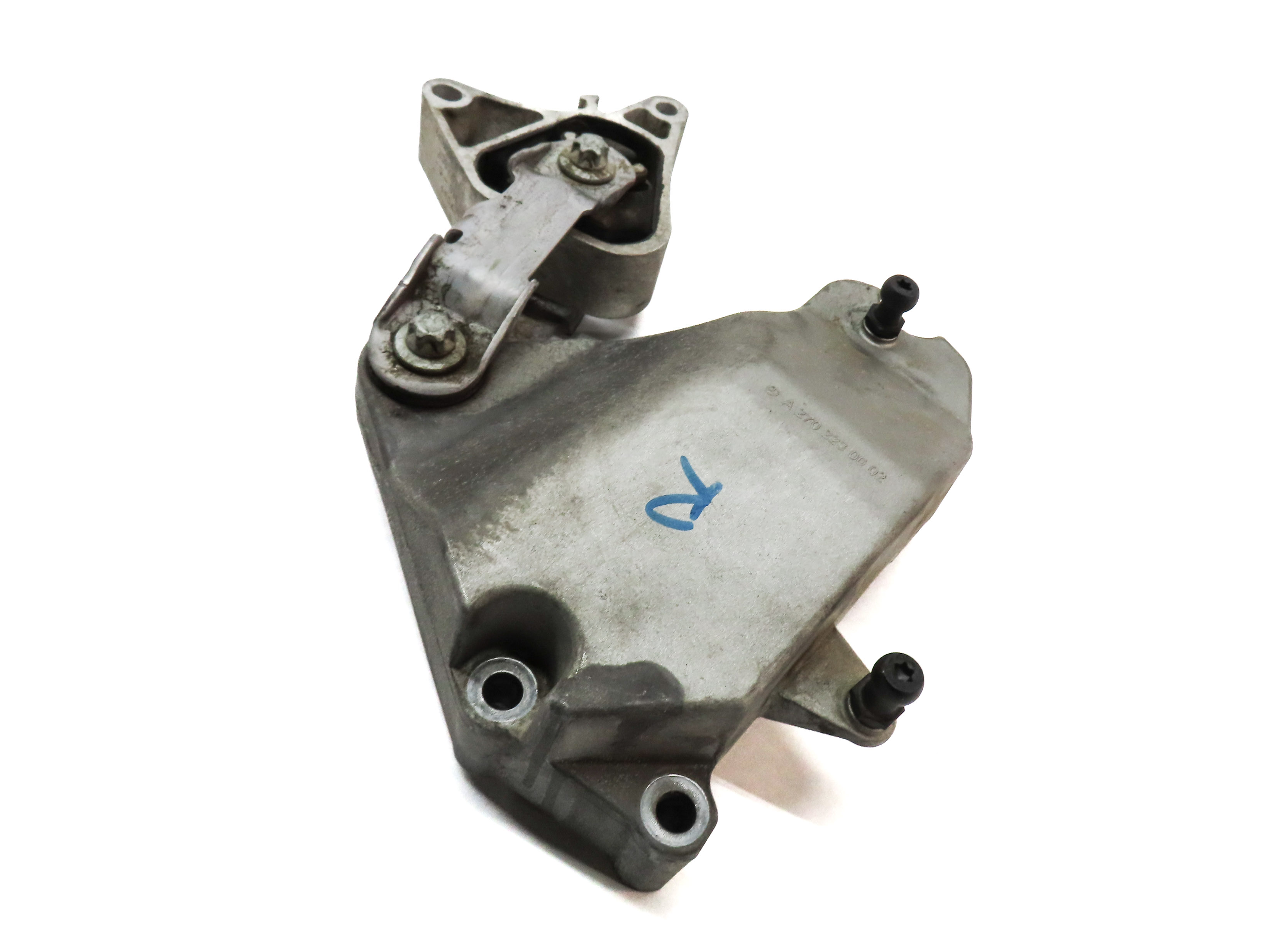 2016 MERCEDES GLA250 (X156) 2.0L TURBO RIGHT UPPER ENGINE MOTOR MOUNT BRACKET — exact item pictured